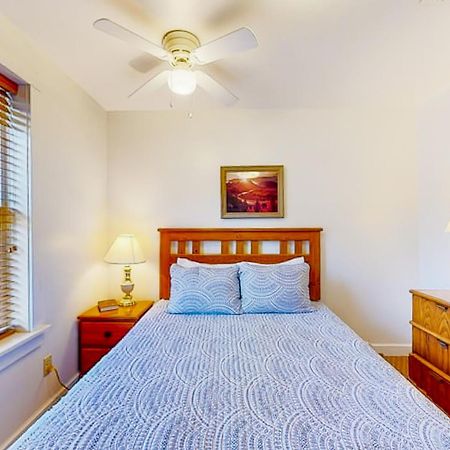 Campground Apts Lake Junaluska Номер фото