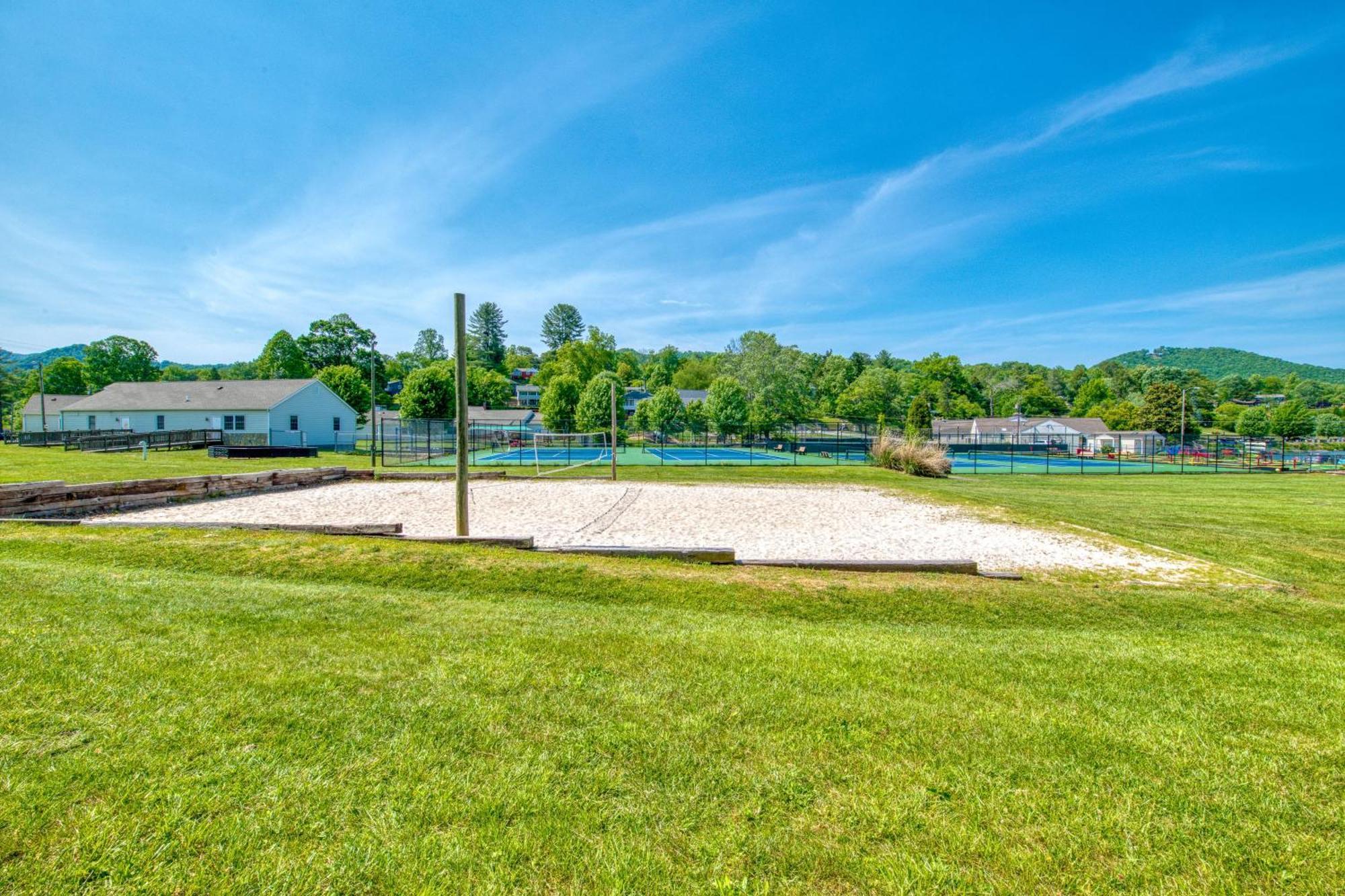 Campground Apts Lake Junaluska Номер фото