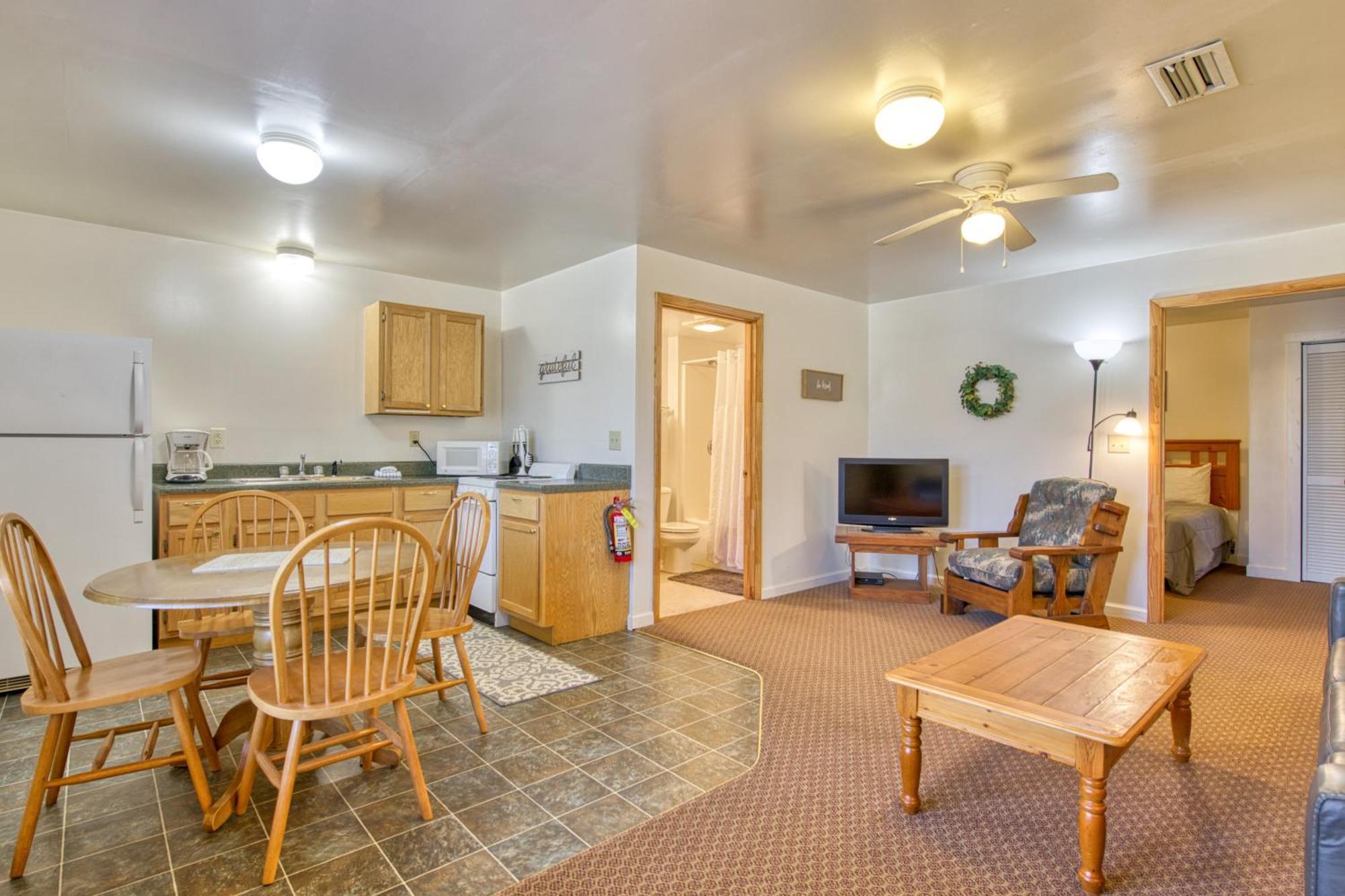 Campground Apts Lake Junaluska Номер фото