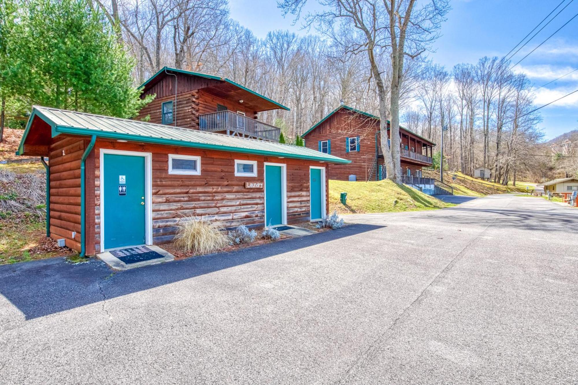 Campground Apts Lake Junaluska Номер фото